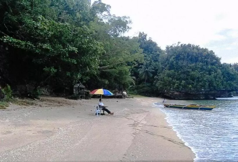 Hotelli Reddoorz @ Western Highway Lodge