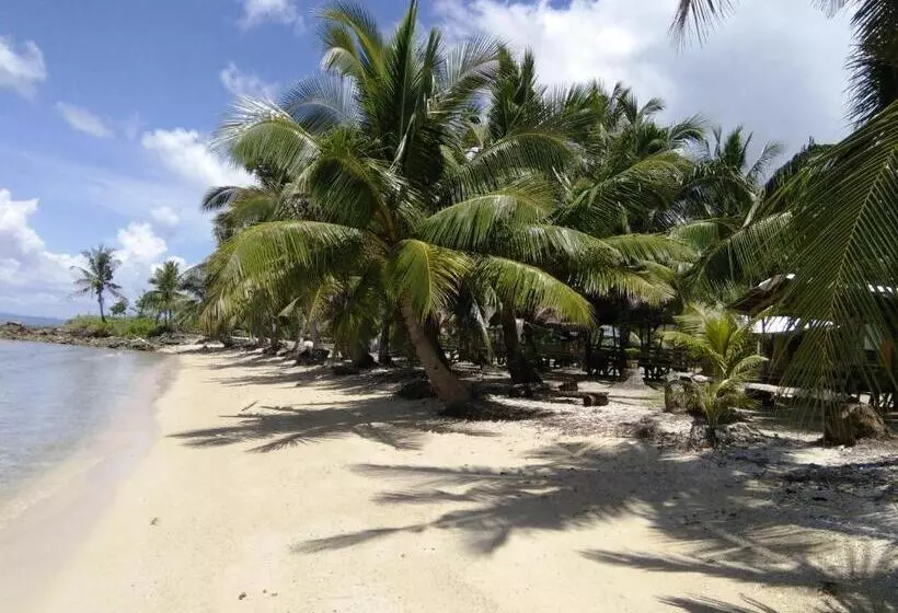 Hotelli Reddoorz @ Western Highway Lodge