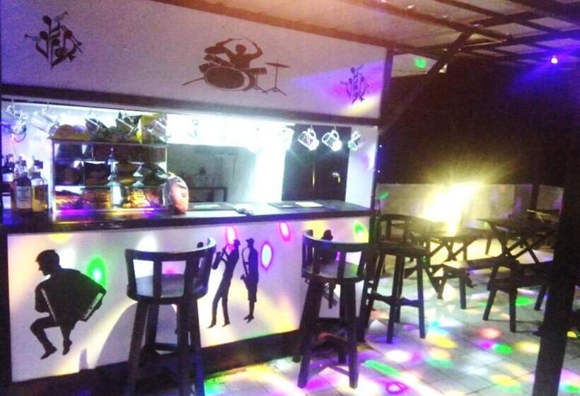 Hotel Reddoorz @ Western Highway Lodge