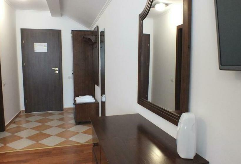 بنسيون Hanul Cocosul