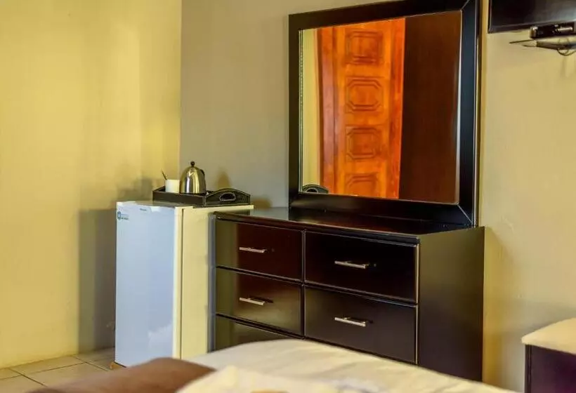 ペンション Hlulani Guest House