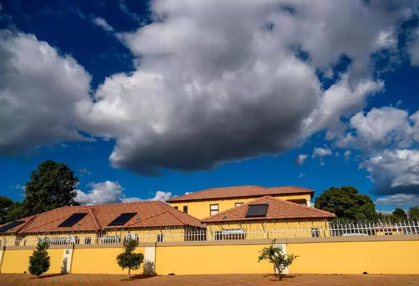 ペンション Hlulani Guest House