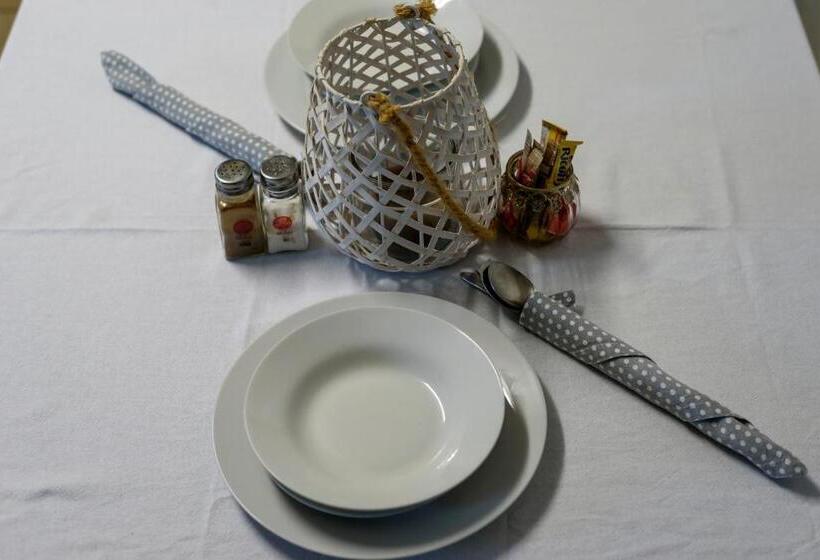 פנסיון Hlulani Guest House