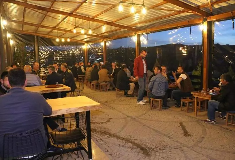 Zeyti̇ndali Yayla Otel