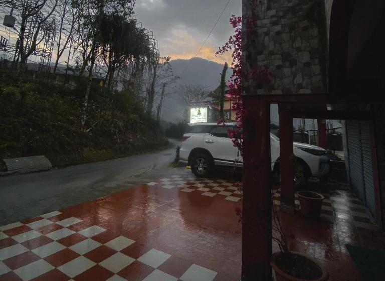 مبيت وإفطار Ashraya Boutique Homestay