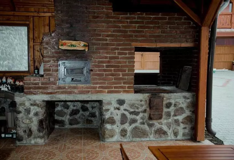 Aamiaismajoitus (B&B) Nagy Homoród étterem és Panzió