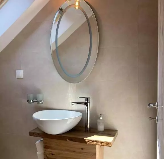 Aamiaismajoitus (B&B) Nagy Homoród étterem és Panzió