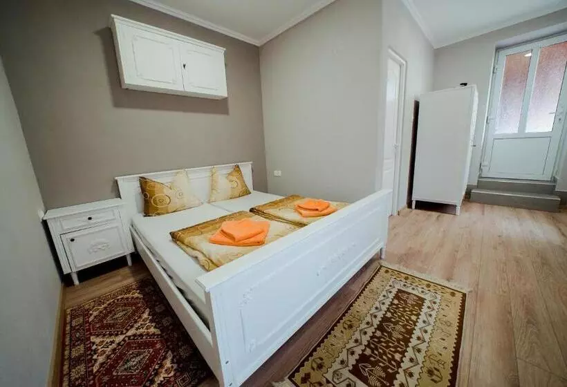 Aamiaismajoitus (B&B) Nagy Homoród étterem és Panzió