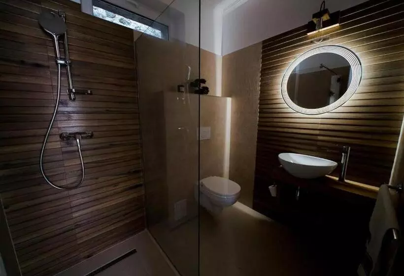 Aamiaismajoitus (B&B) Nagy Homoród étterem és Panzió