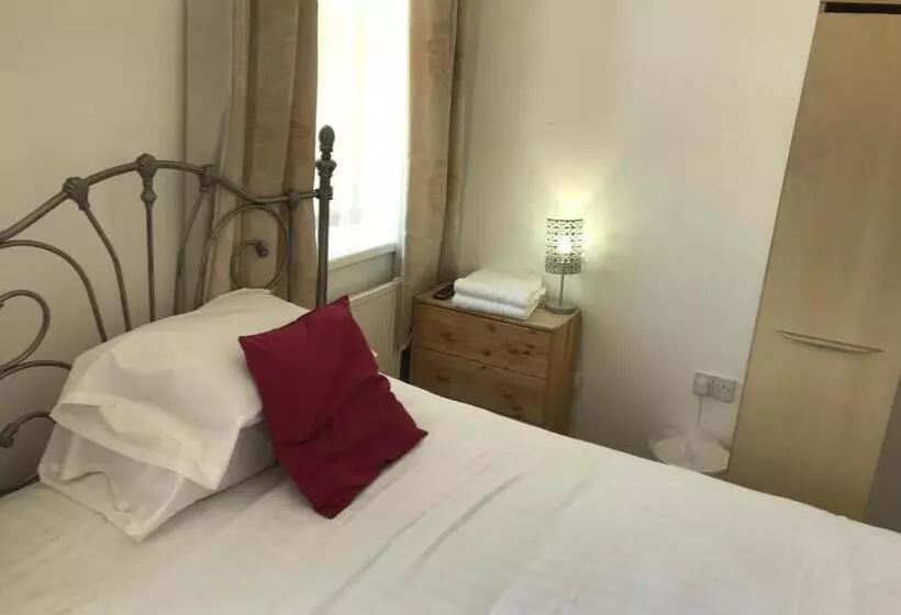 Clifton Hotel & Bar Newcastle