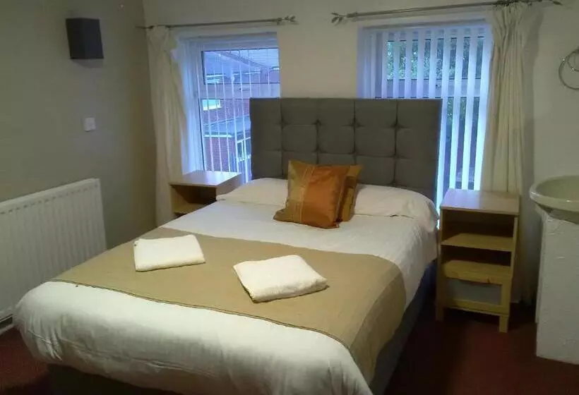 Clifton Hotel & Bar Newcastle