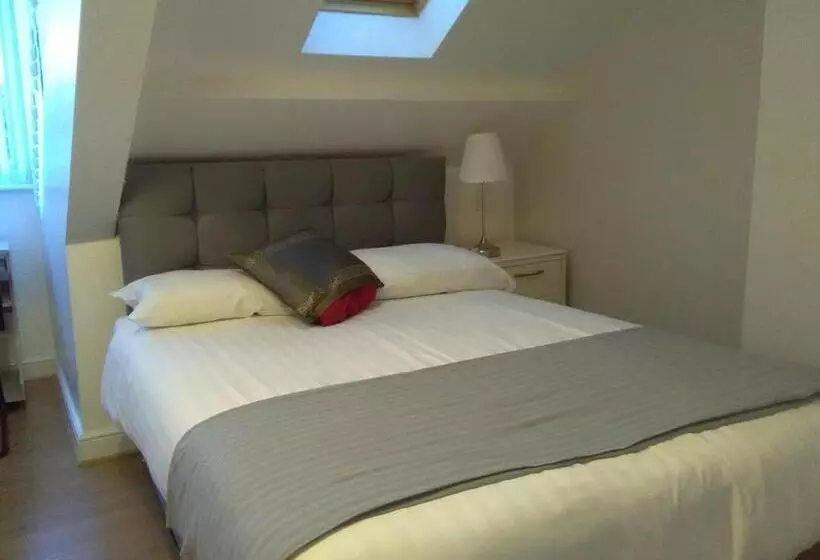 Clifton Hotel & Bar Newcastle