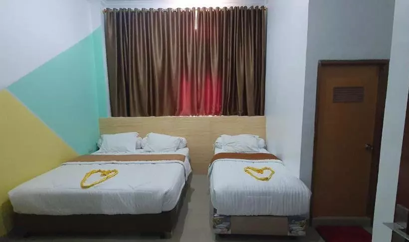 هتل Grand Maju