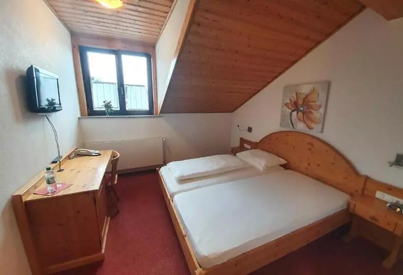 ホテル Landgasthof Brunnenwirt Zum Meenzer