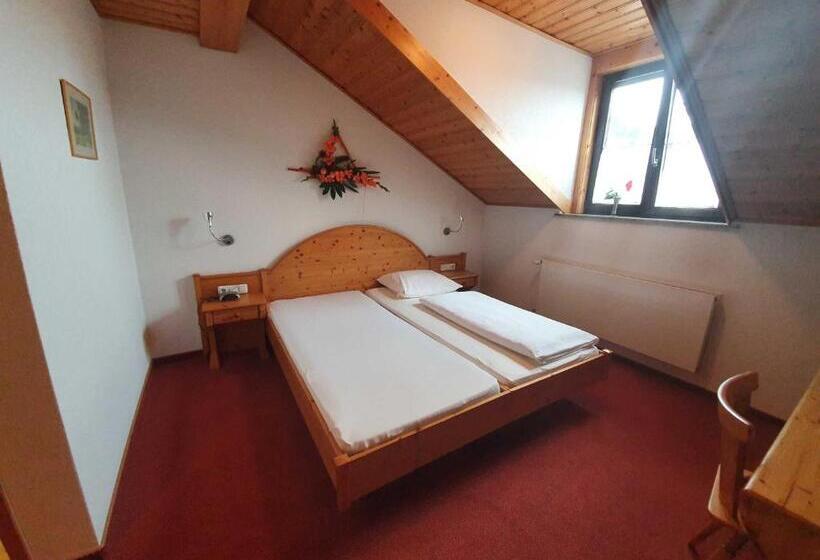 酒店 Landgasthof Brunnenwirt Zum Meenzer