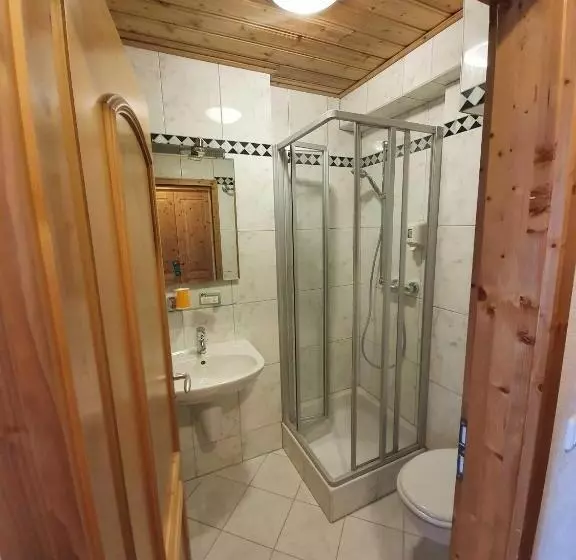 ホテル Landgasthof Brunnenwirt Zum Meenzer