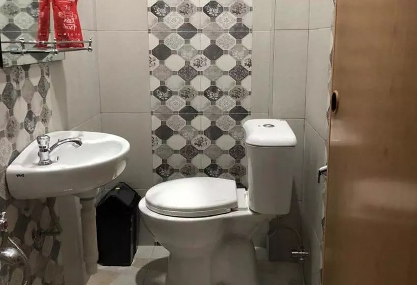 ホテル Reddoorz Near Citraland Gama City Medan