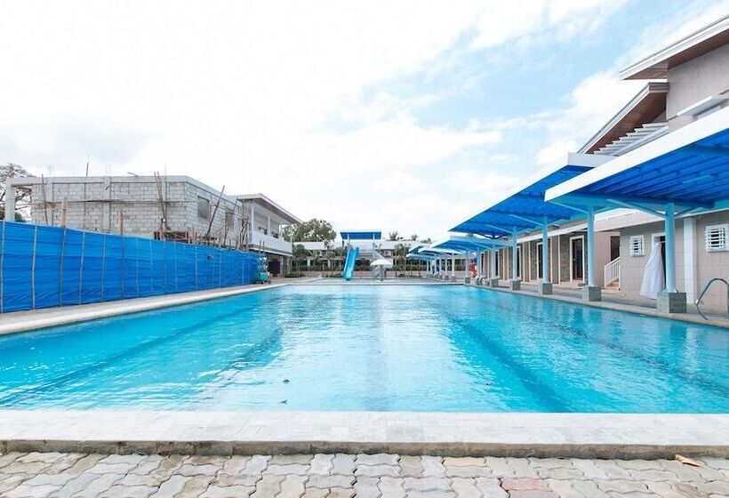 ホテル Reddoorz Premium @ Trece Indang Road