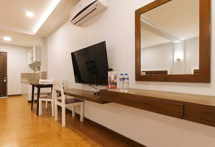 Hotelli Reddoorz Premium @ Trece Indang Road