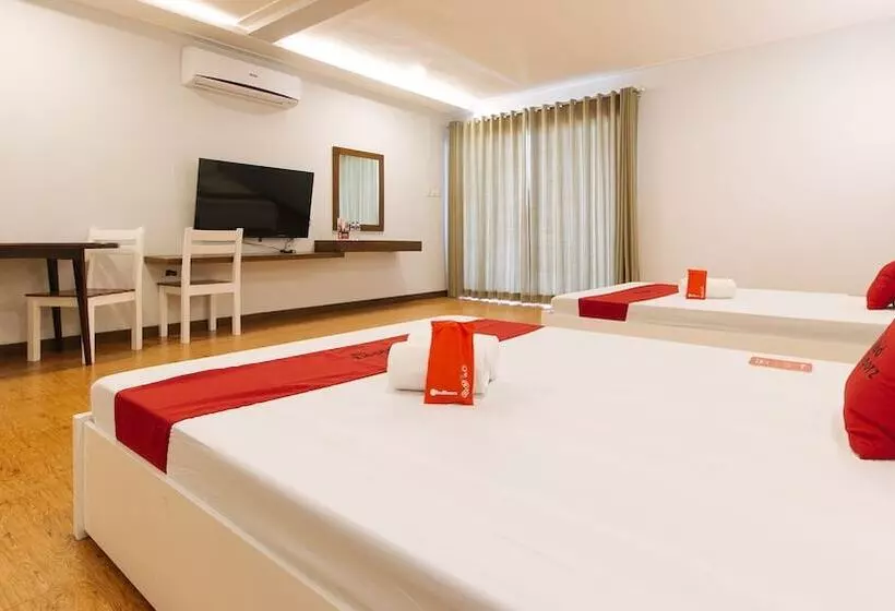 Hotelli Reddoorz Premium @ Trece Indang Road