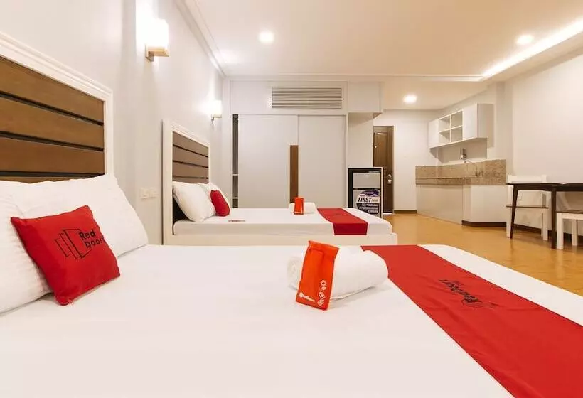 Hotelli Reddoorz Premium @ Trece Indang Road