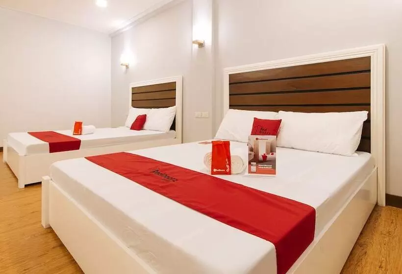 Hotelli Reddoorz Premium @ Trece Indang Road