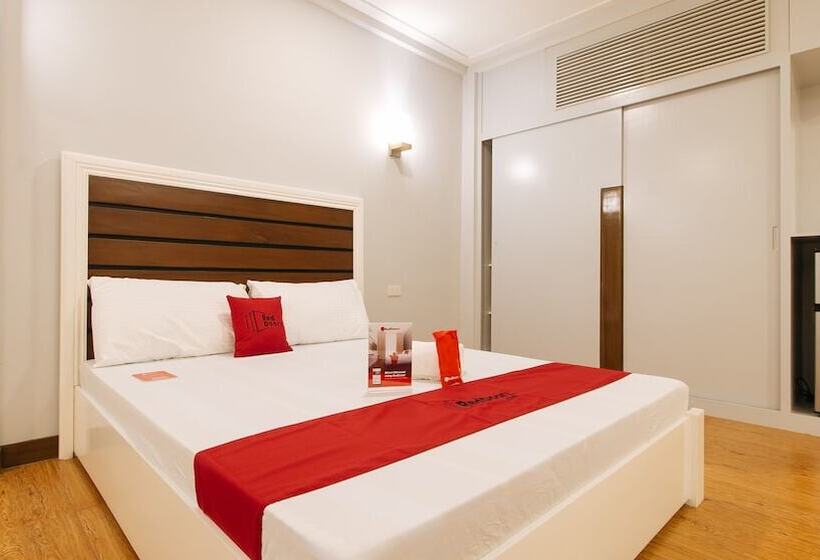 ホテル Reddoorz Premium @ Trece Indang Road