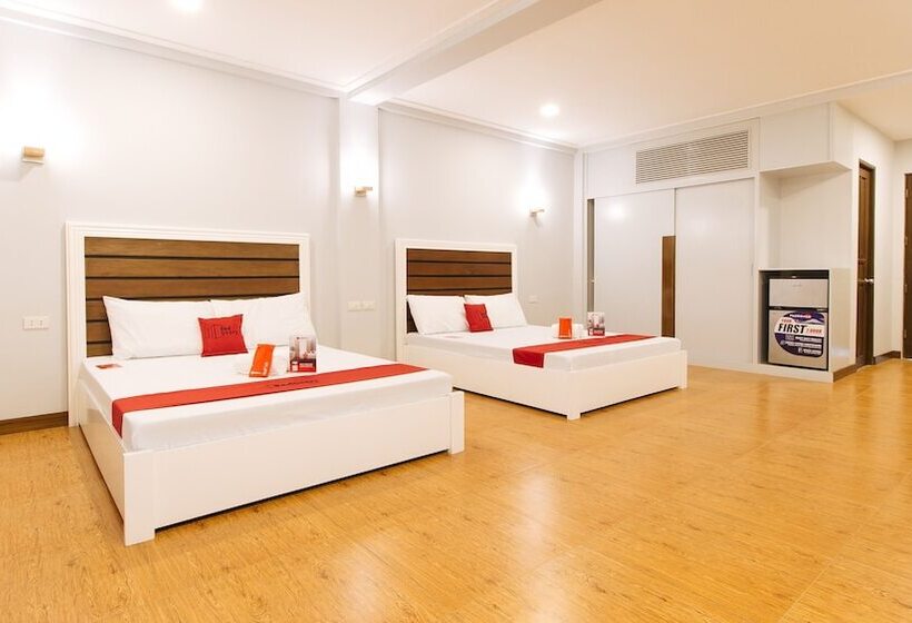 ホテル Reddoorz Premium @ Trece Indang Road