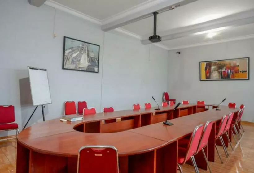 ホテル Reddoorz Syariah Near Kawasan Sam Poo Kong 2