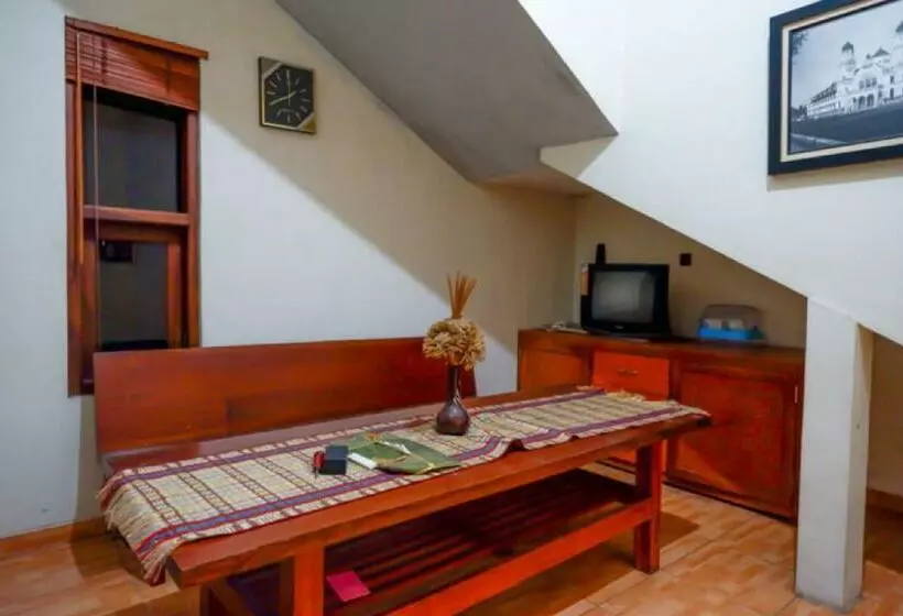 ホテル Reddoorz Syariah Near Kawasan Sam Poo Kong 2