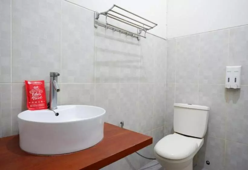 ホテル Reddoorz Syariah Near Kawasan Sam Poo Kong 2