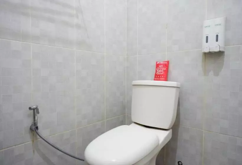 ホテル Reddoorz Syariah Near Kawasan Sam Poo Kong 2