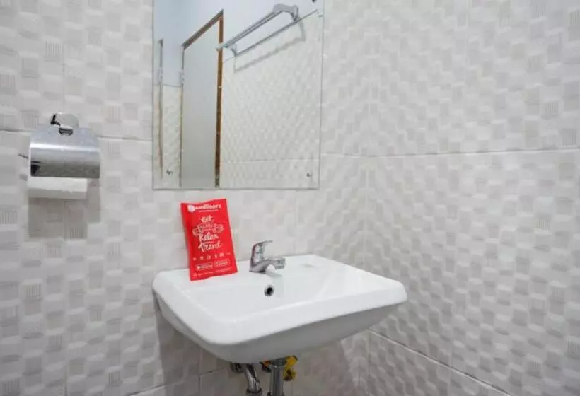 ホテル Reddoorz Syariah Near Kawasan Sam Poo Kong 2