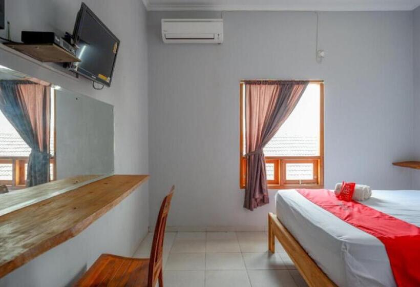 בית מלון כפרי Reddoorz Syariah Near Kawasan Sam Poo Kong 2