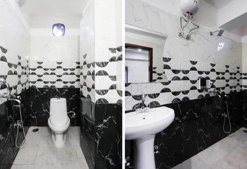 Hotel Silverkey Executive Stays 45819  Sundari