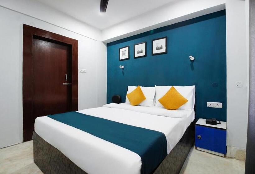 Hotel Silverkey Executive Stays 45819  Sundari