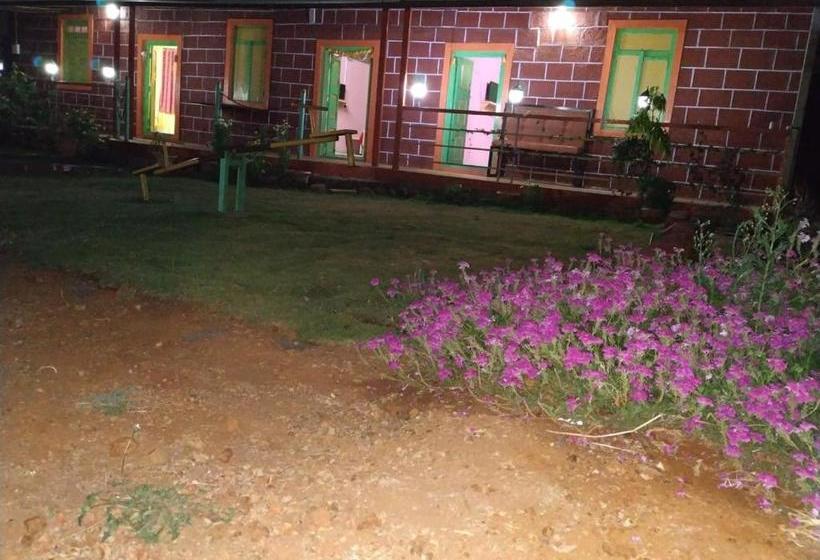 Отель Vamoose Kaas Hill Resort