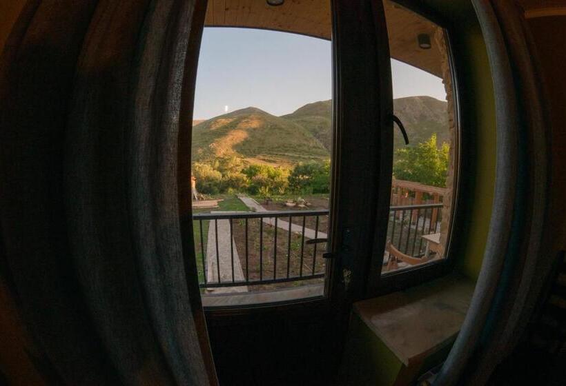 Pensão Gnishik Eco Lodge