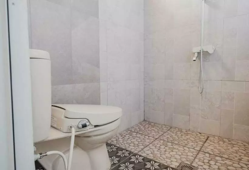 ペンション Reddoorz @ Jalan Pangeran Antasari Lampung 2