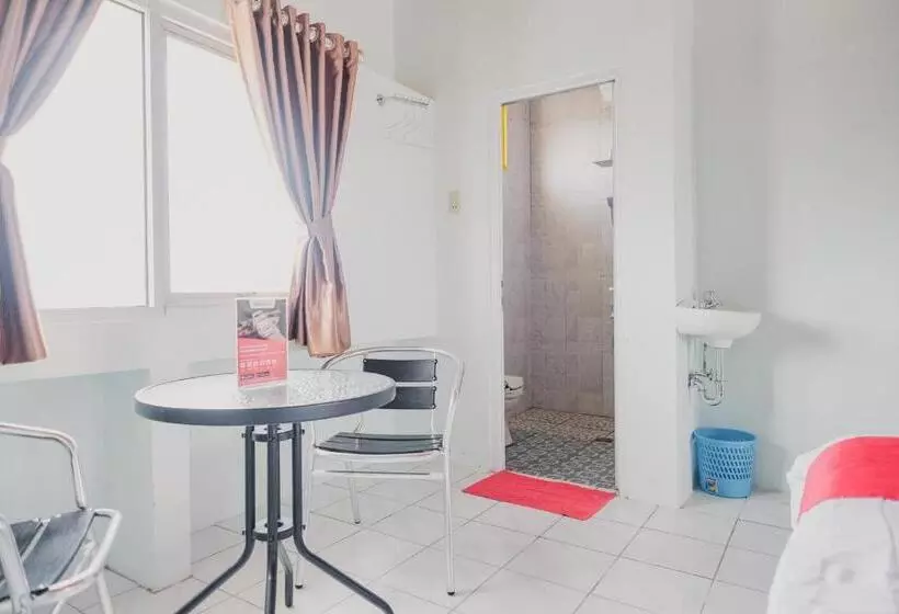 ペンション Reddoorz @ Jalan Pangeran Antasari Lampung 2