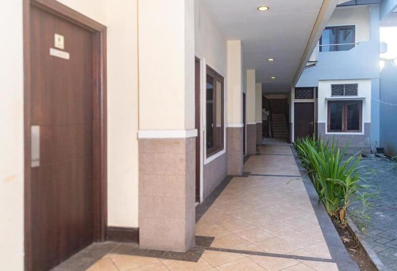 بنسيون Reddoorz Near Bahu Mall Manado