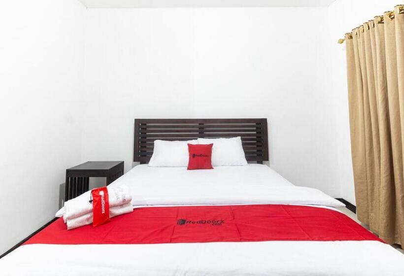 بنسيون Reddoorz Near Bahu Mall Manado