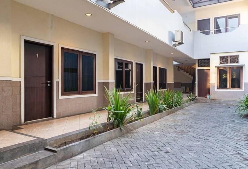 بنسيون Reddoorz Near Bahu Mall Manado