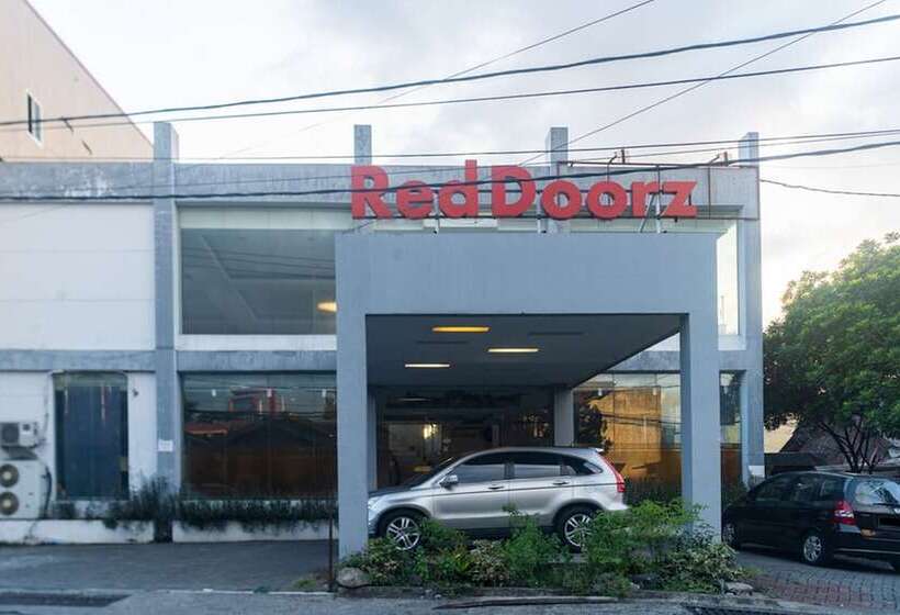 بنسيون Reddoorz Near Bahu Mall Manado