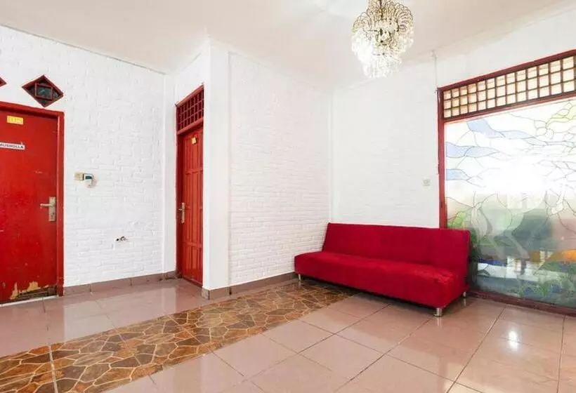 Majatalo Reddoorz Near Universitas Pamulang