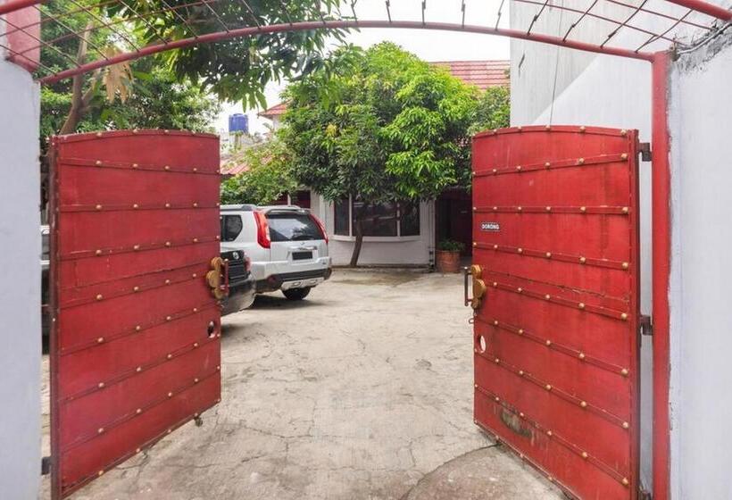 Pensjonat Reddoorz Near Universitas Pamulang