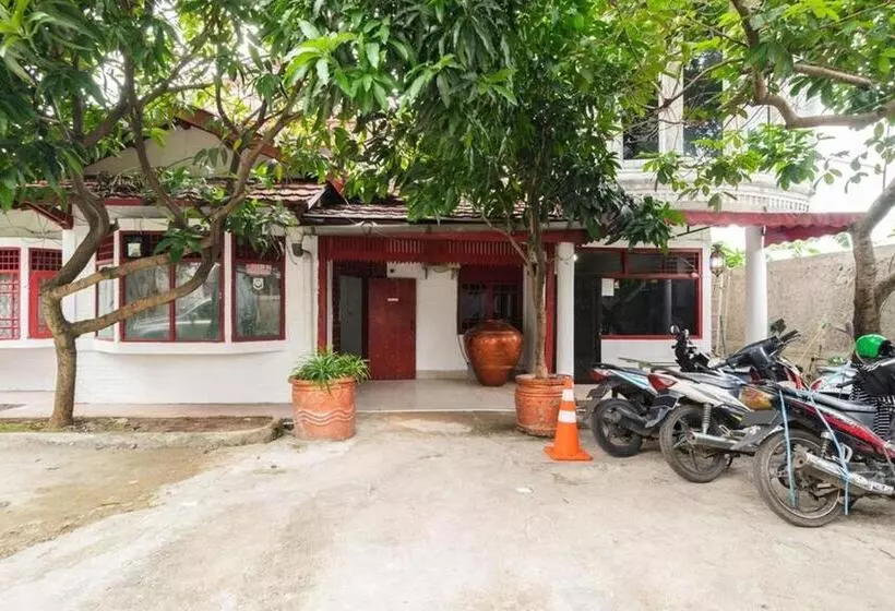 Majatalo Reddoorz Near Universitas Pamulang