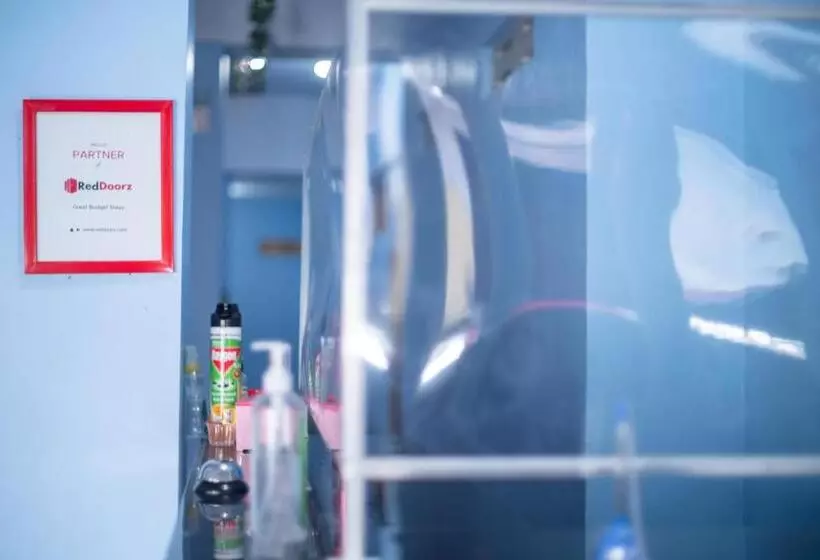 Majatalo Reddoorz Syariah Near Taman Siring 2