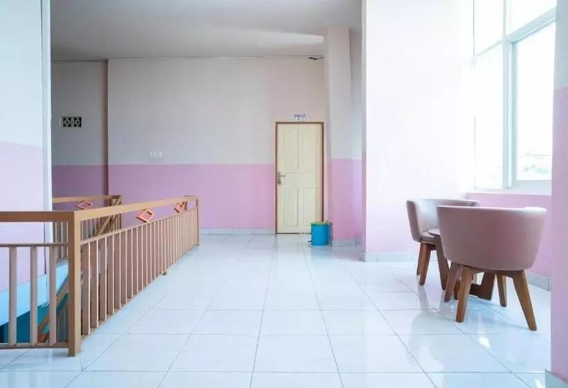 Majatalo Reddoorz Syariah Near Taman Siring 2