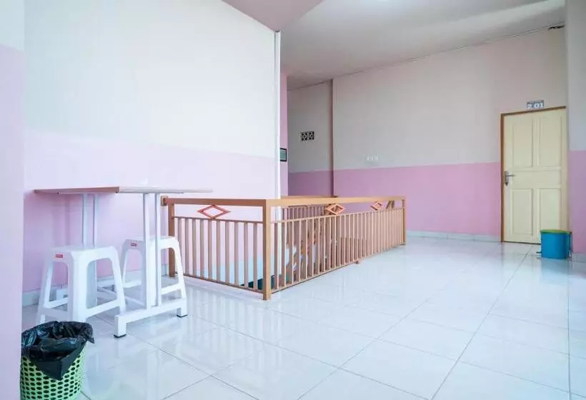 Majatalo Reddoorz Syariah Near Taman Siring 2